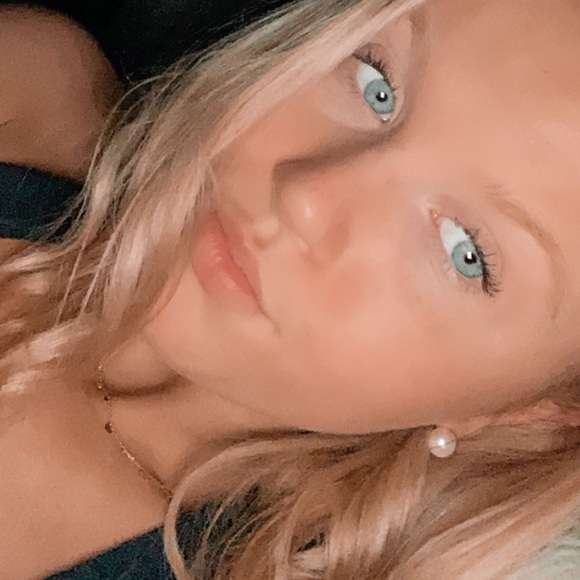 Meet your Posher, Erin - Picture 1 of 1